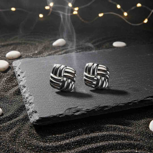 Kare İşlemeli Küpe