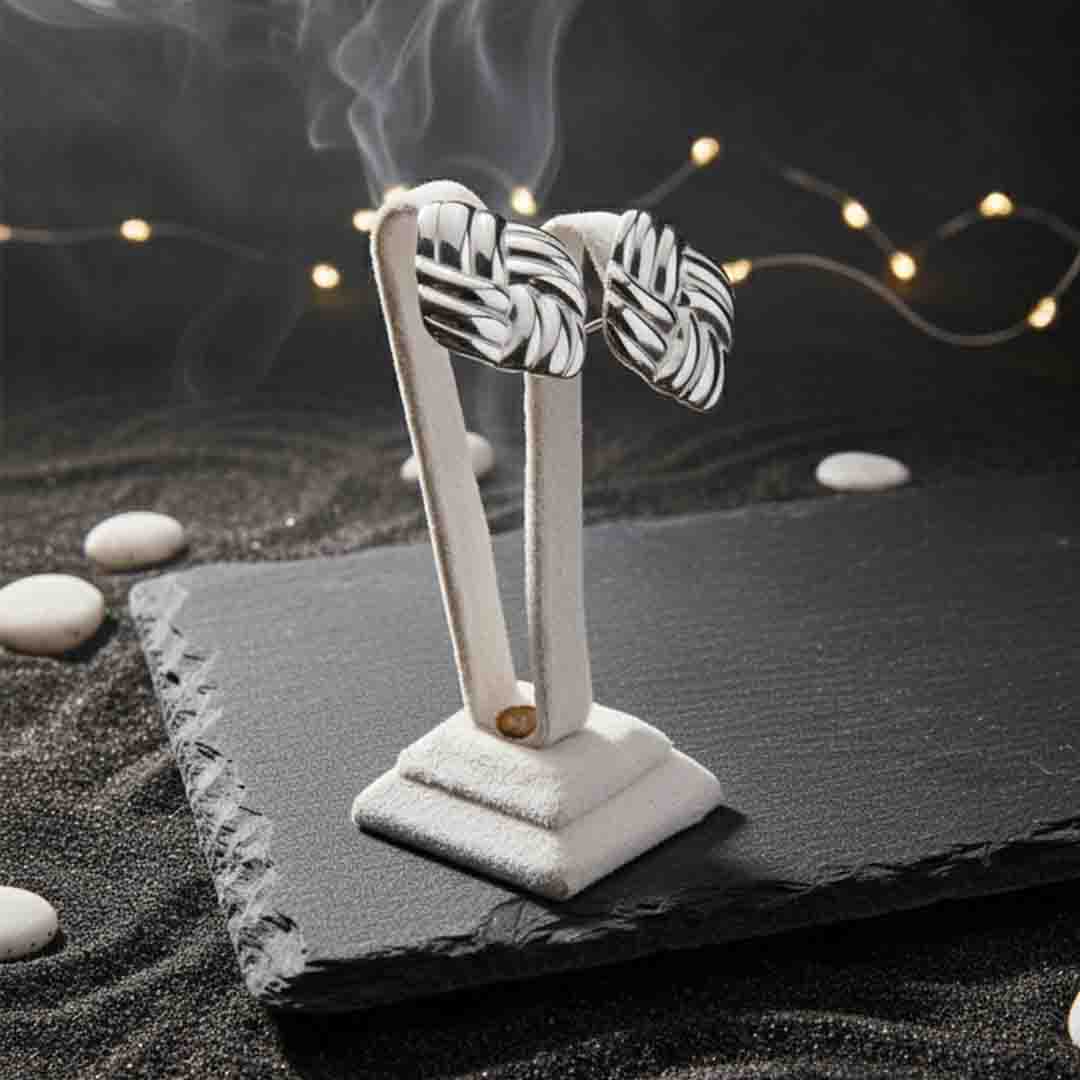 Kare İşlemeli Küpe